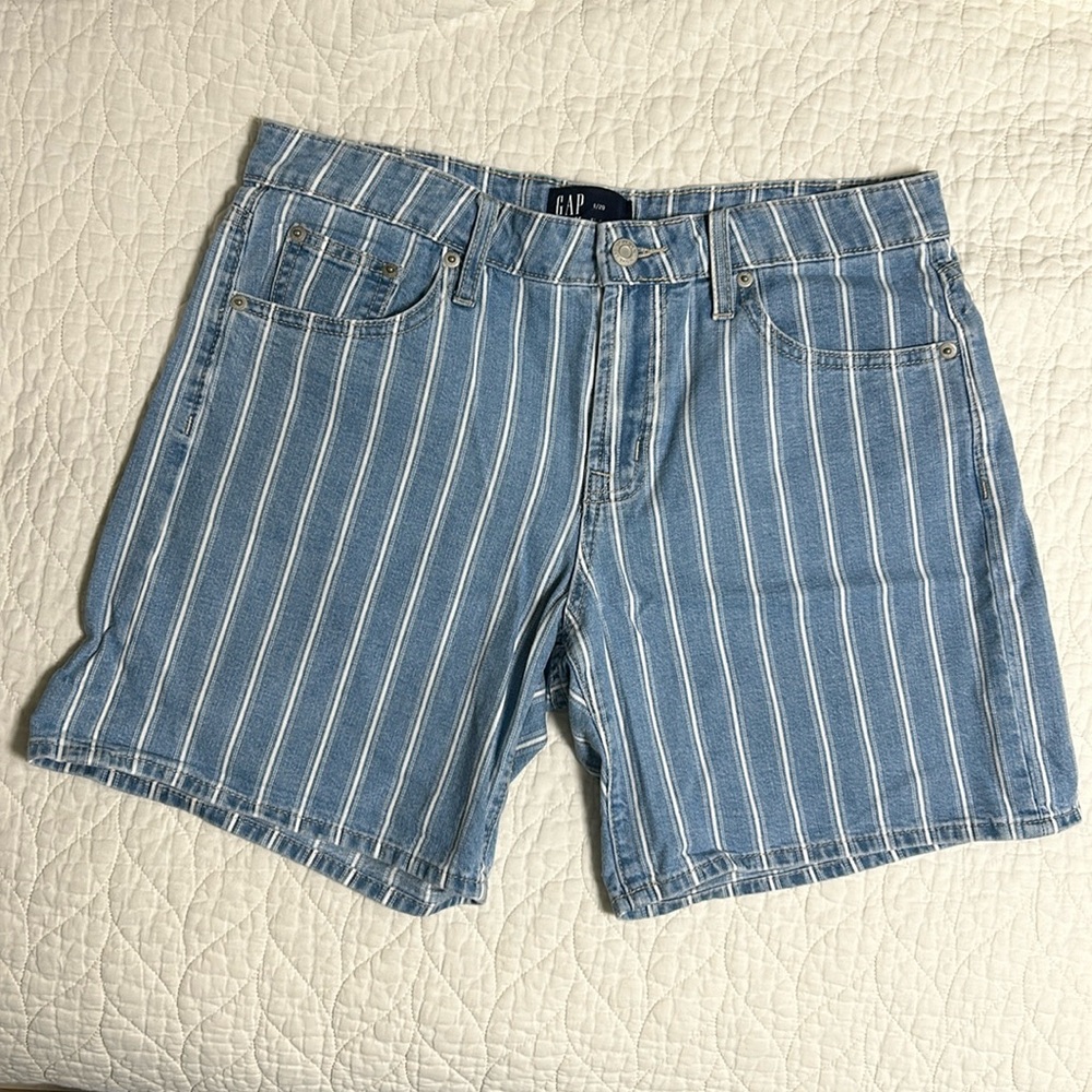 GAP High rise short 5”